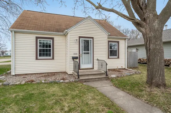 1857 HUBBARD ST, Oshkosh, WI 54902