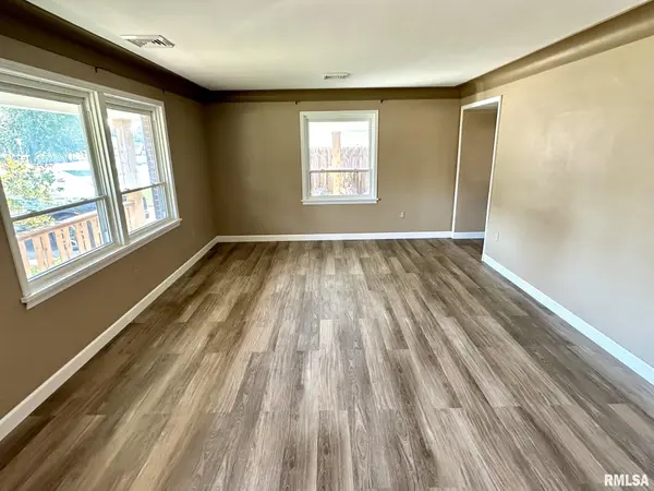 215 BROWN ST, Jacksonville, IL 62650