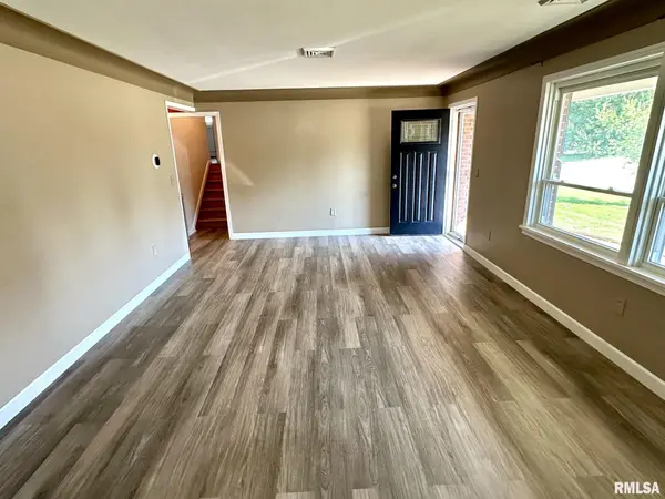215 BROWN ST, Jacksonville, IL 62650