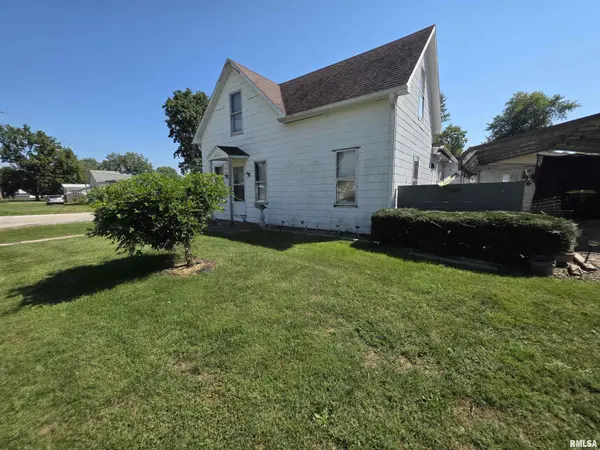 104 W 5TH ST, Maquon, IL 61458