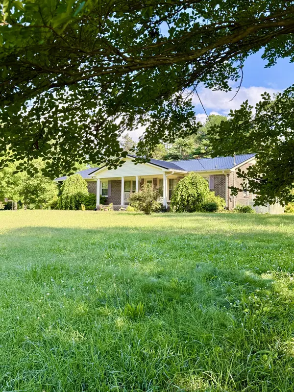 301 W College St, Summertown, TN 38483
