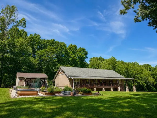 127 Burrville Road, Sunbright, TN 37872