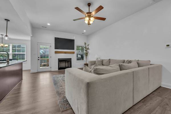 363 Pinkston Ct, Clarksville, TN 37040