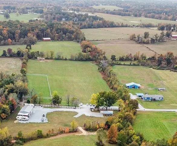 320 Capps Farm Ln, Mc Ewen, TN 37101