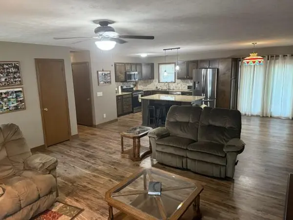 911 E 10th ST, Mountain Grove, MO 65711