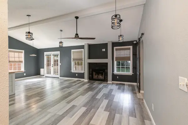 762 W Juniper LN, Nixa, MO 65714