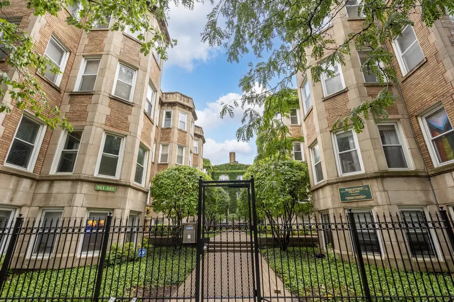 869 W CORNELIA AVE #3, Chicago, IL 60657