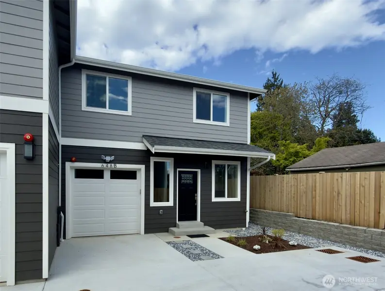 648 B SW 139th ST, Burien, WA 98166