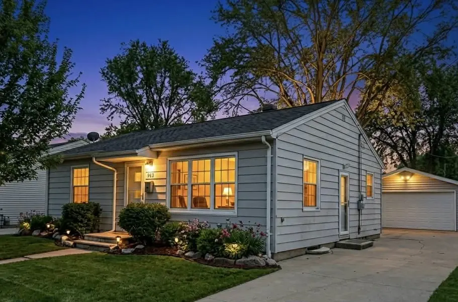 963 LIBERTY ST, Green Bay, WI 54304-3648