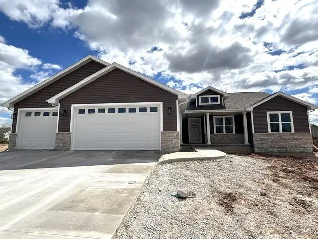 N9036 CEDAR CT, Menasha, WI 54952