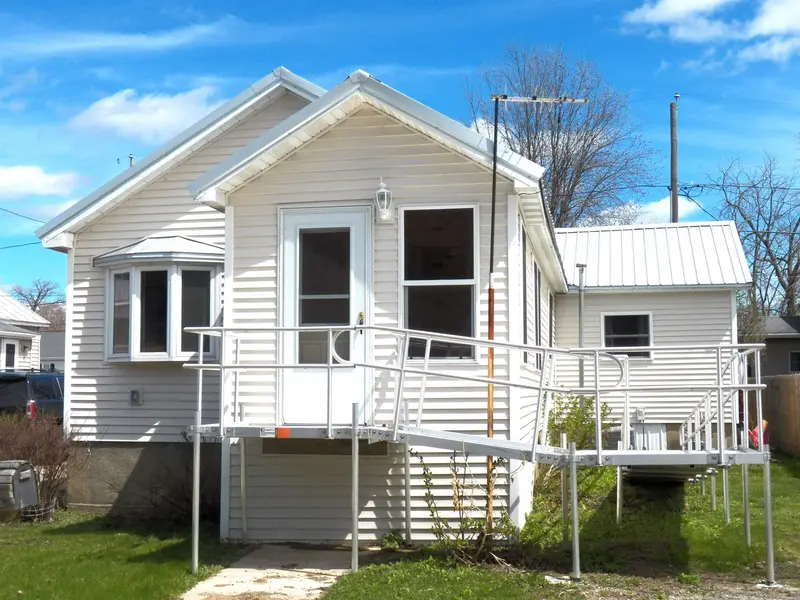 506 PARK AVE, Oconto, WI 54153-1613