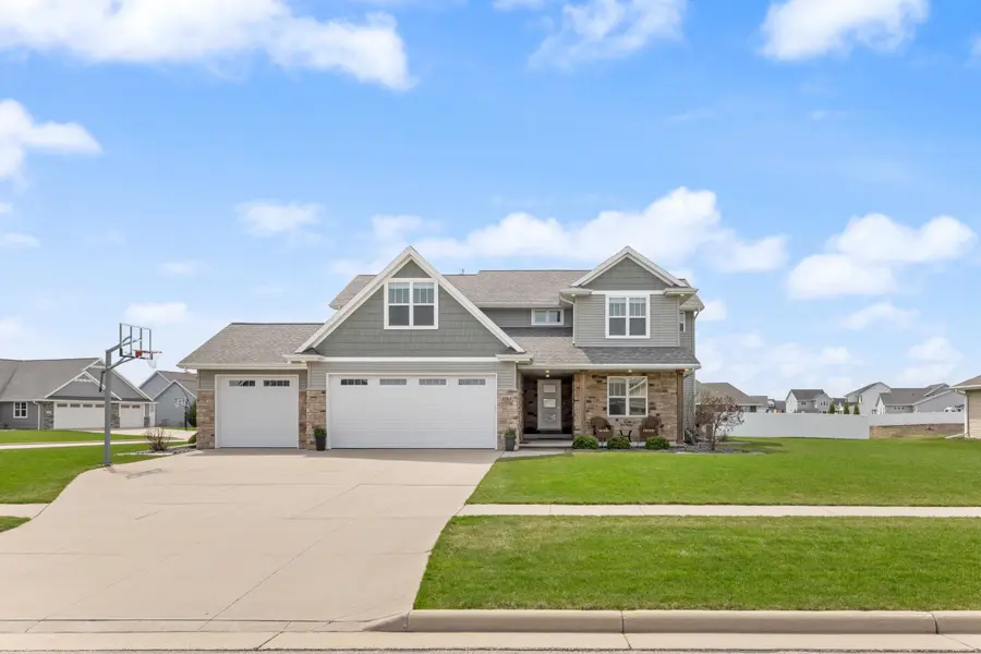 2153 POTTER DR, De Pere, WI 54115-7755