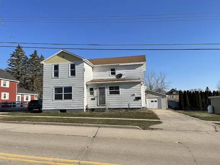 4310 BROADWAY ST, Manitowoc, WI 54220-3438