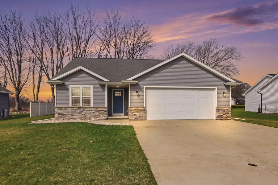 1146 LORI DR, Neenah, WI 54956-1914