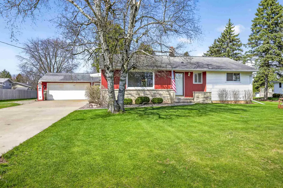 1276 IRISH RD, Neenah, WI 54956