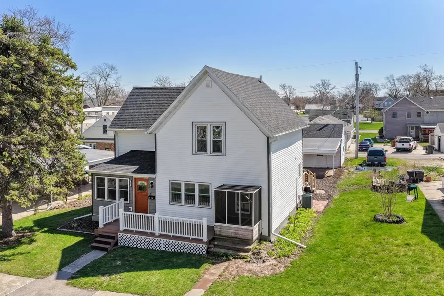 105 W 6TH ST, Kaukauna, WI 54130-2301