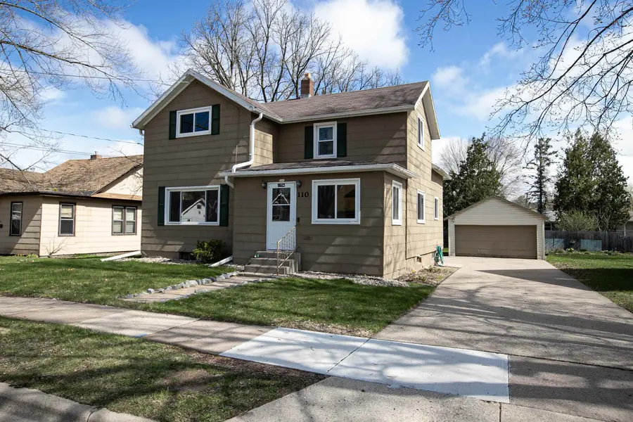 110 10TH ST, Clintonville, WI 54929