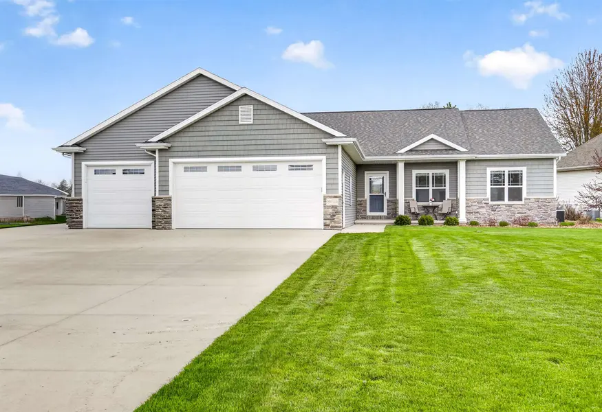 N8040 PADDOCK CT, Sherwood, WI 54169