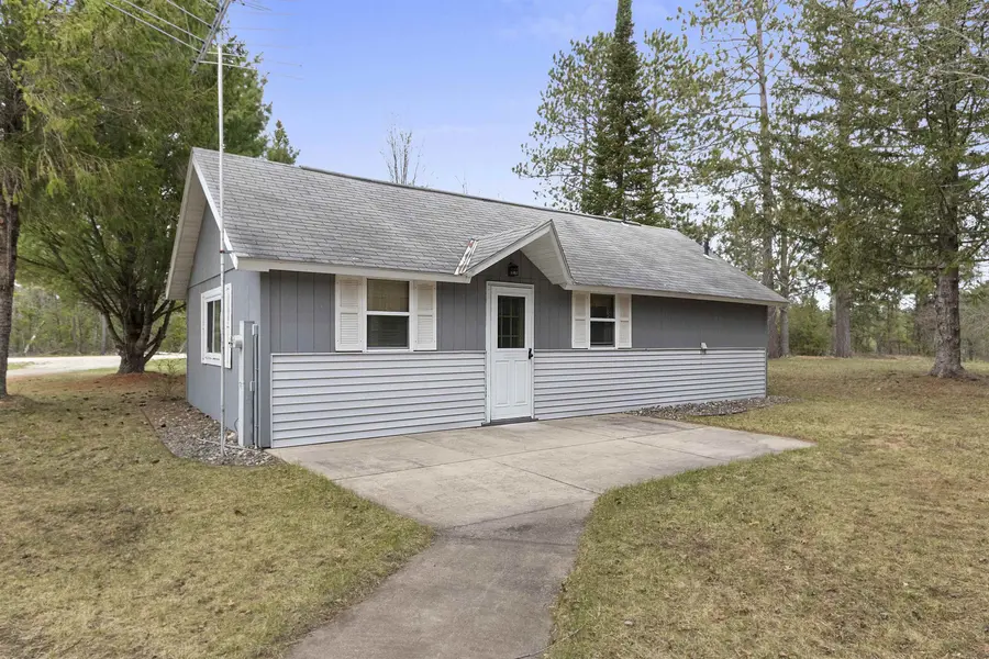 W11515 EAGLE RD, Crivitz, WI 54114