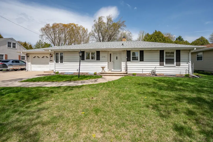 1318 OREGON ST, Green Bay, WI 54303