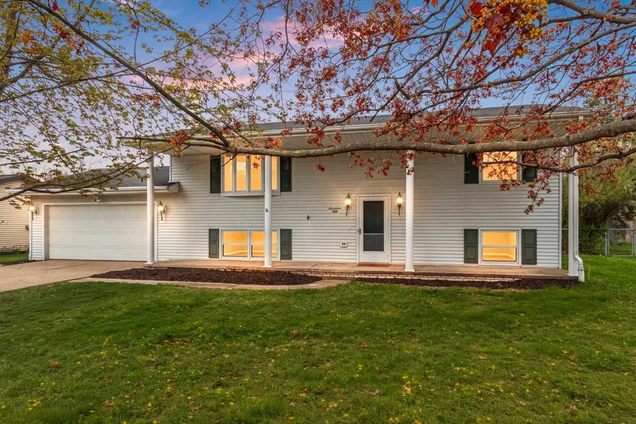 1750 LOST DAUPHIN RD, De Pere, WI 54115-1712