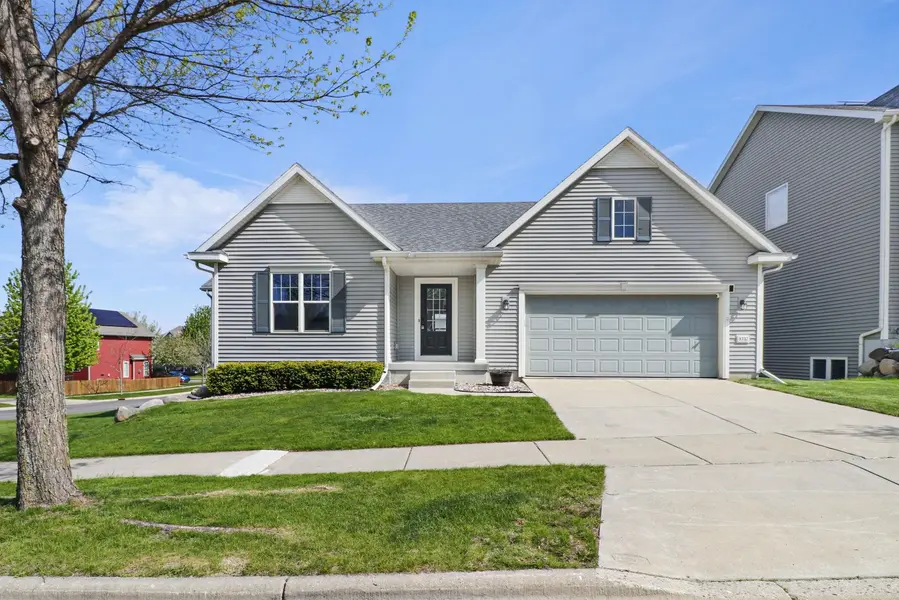9332 HARVEST MOON LN, Verona, WI 53593