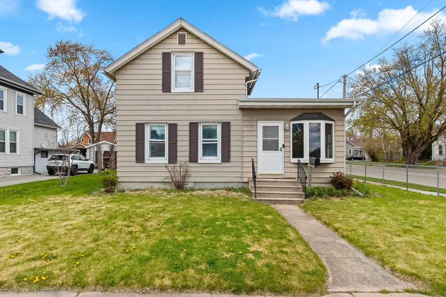 646 W 1ST ST, Menasha, WI 54952