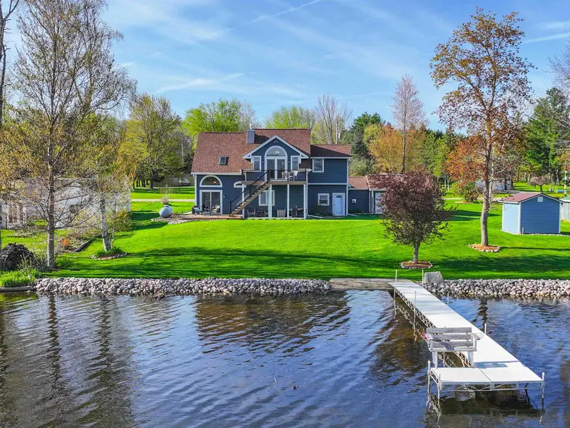E5694 WAUKAUNAKA ST, Weyauwega, WI 54983