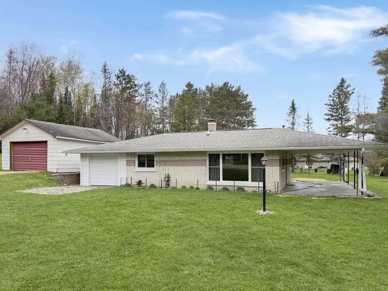 108 HIGHVIEW DR, Iron River, MI 49935