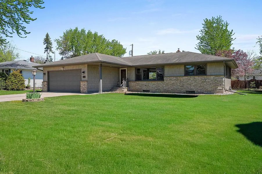1094 MELROSE ST, Neenah, WI 54956