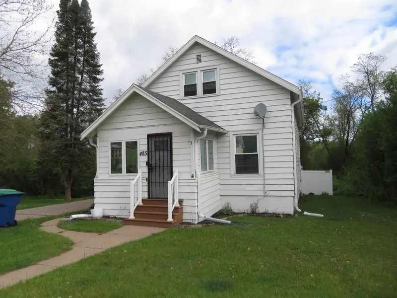485 E STATE ST, Iola, WI 54945