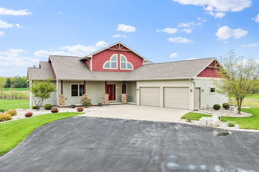 7074 FAIRVIEW RD, Denmark, WI 54208-8639