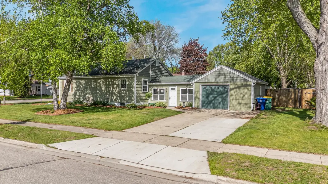 1212 8TH ST, Green Bay, WI 54304