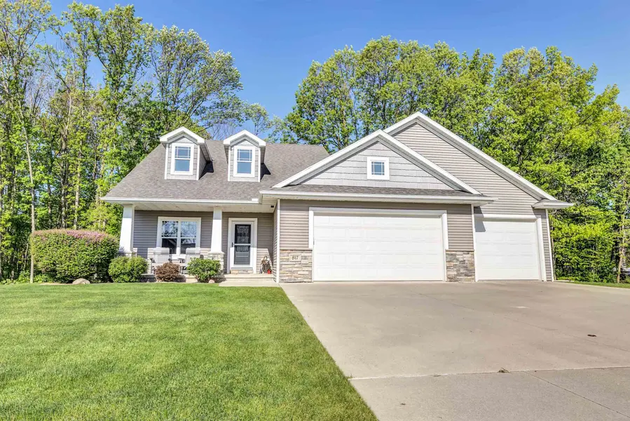817 WOODROW ST, Denmark, WI 54208