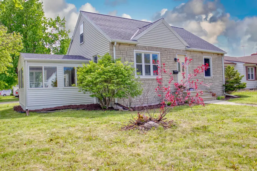 1614 E MASON ST, Green Bay, WI 54302-2720
