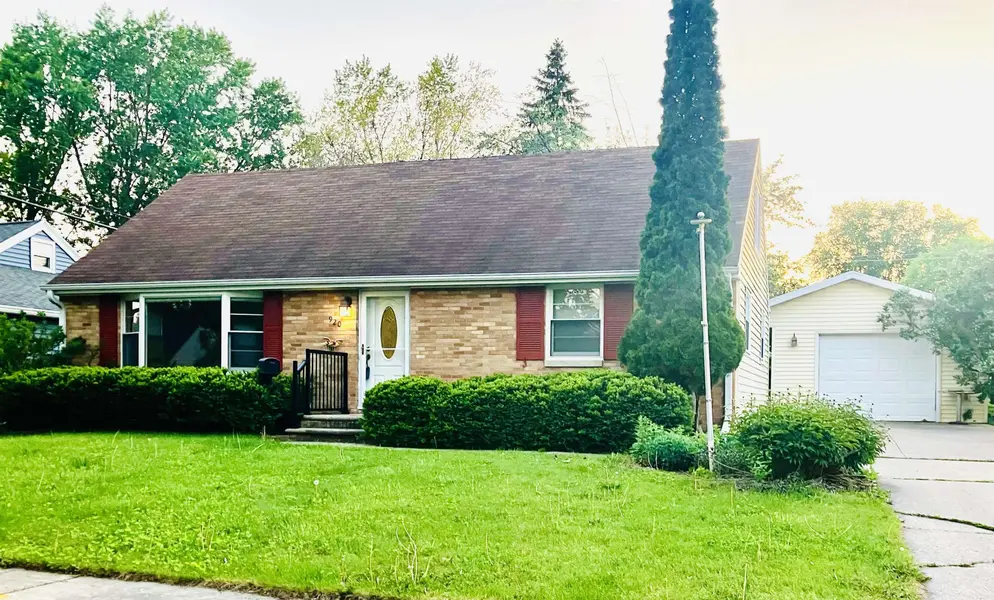 920 SPENCE ST, Green Bay, WI 54304-2326