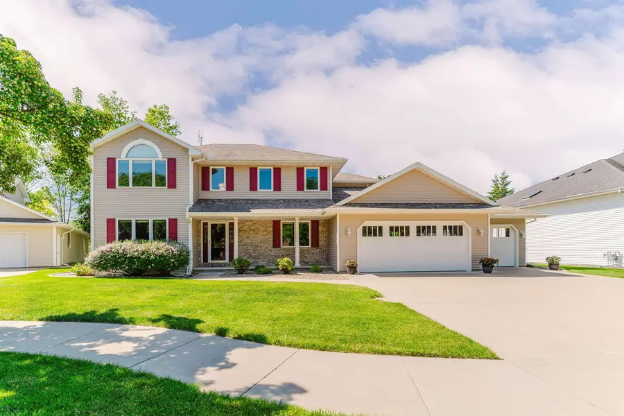 2545 GASLIGHT CT, Oshkosh, WI 54904-7309