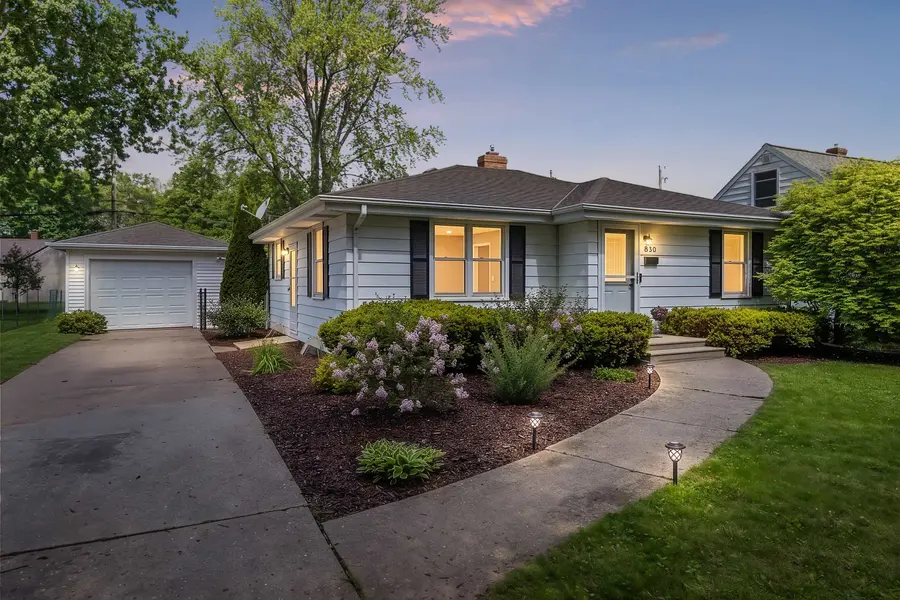 830 MARQUETTE AVE, Green Bay, WI 54304