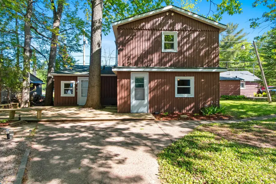 W6053 LAKE DR, Shawano, WI 54166