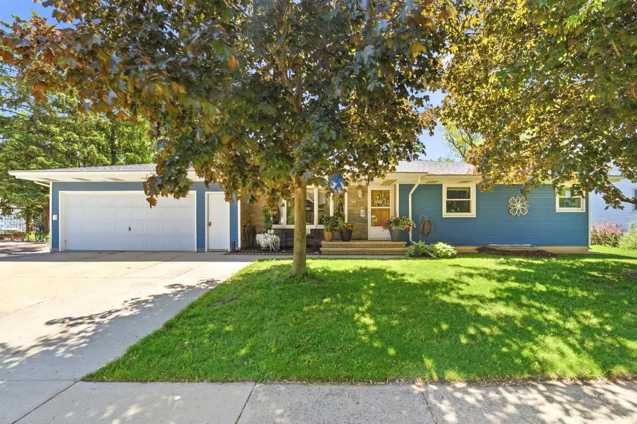 824 W CECIL ST, Neenah, WI 54956