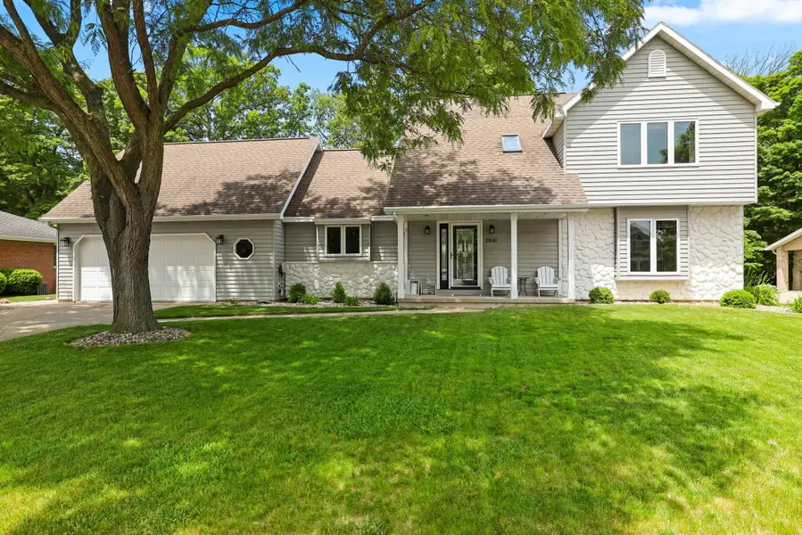 2841 MAYFLOWER RD, Green Bay, WI 54311