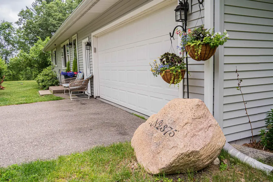 N2375 SMITH RD, Waupaca, WI 54981