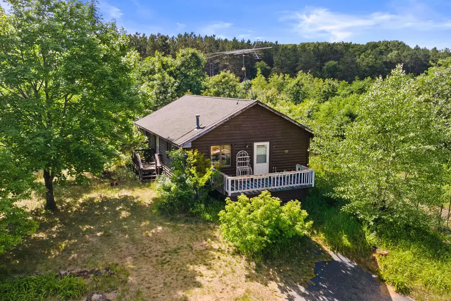 W12226 BOW STRING DR, Hancock, WI 54943