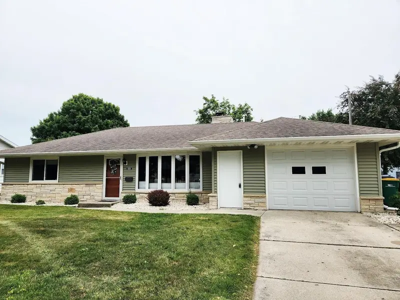 688 W DIVISION ST, Fond Du Lac, WI 54935-3082