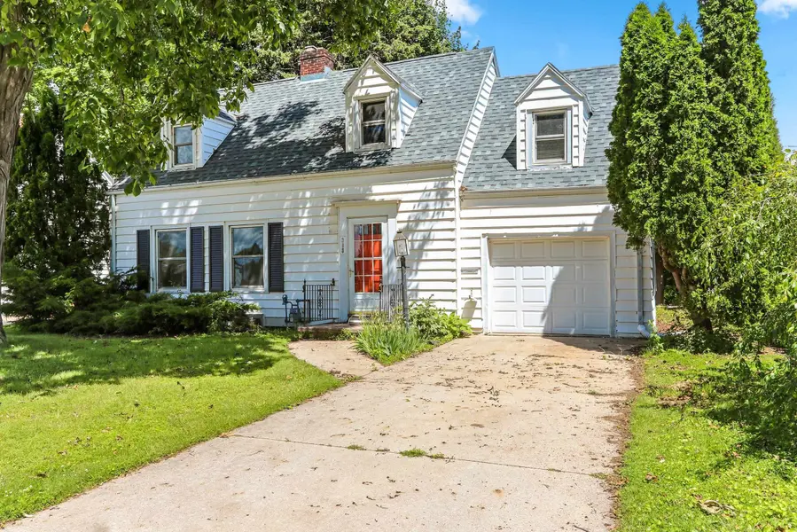 308 E GLENDALE AVE, Appleton, WI 54911