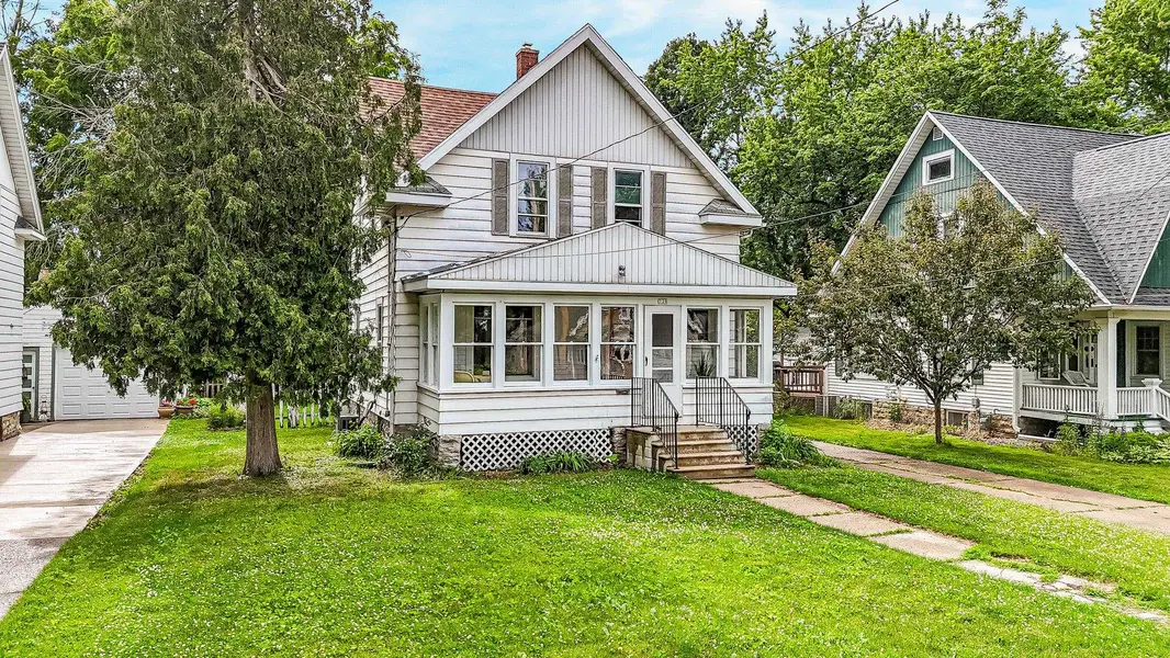 739 MONROE ST, Oshkosh, WI 54901-5334