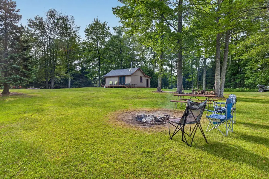 W4220 NUMBER 7 RD, Menominee, MI 49858