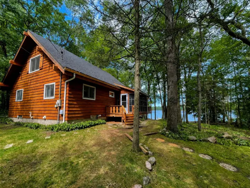 N1618 SUNDANCE TRL, Keshena, WI 54135
