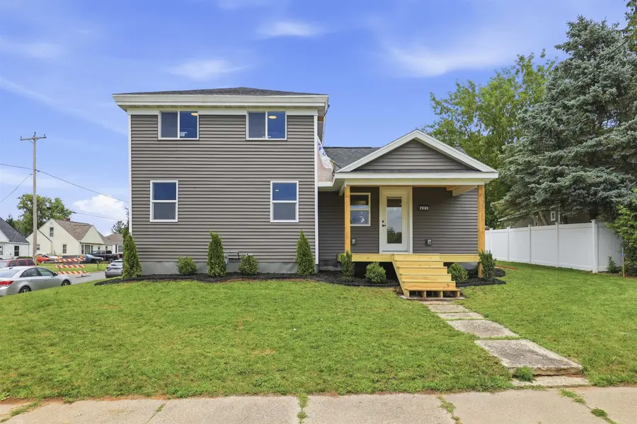 421 W MAIN ST, Hortonville, WI 54944