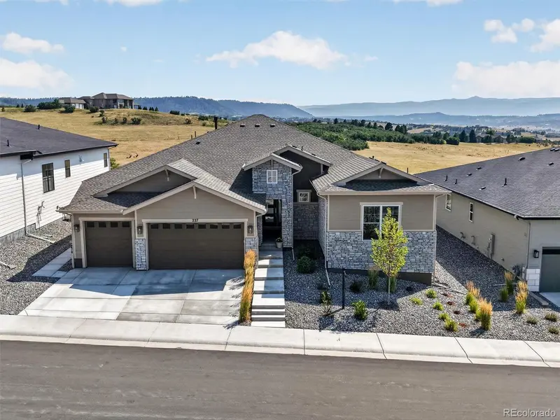 227 Scrubjay LN, Castle Rock, CO 80104